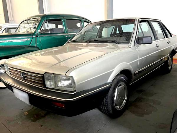 VW/SANTANA GLS - 1988/1989