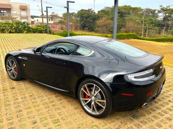 I/ASTON MARTIN V8 VANTAGE - 2010/2011