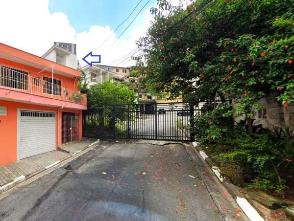 Casa em rua fechada no Parque da Assunção Terreno com 338m² | Taboão da Serra, SP